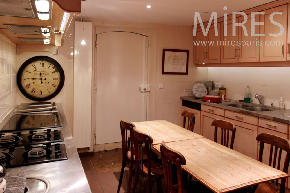 C1371 – Service kitchen