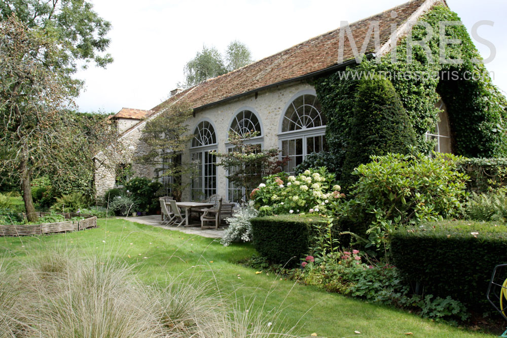 C1374 – No breakes garden