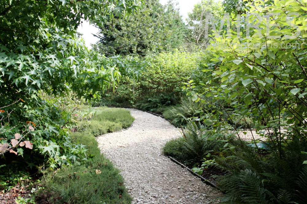 C1374 – Driveways in the garden