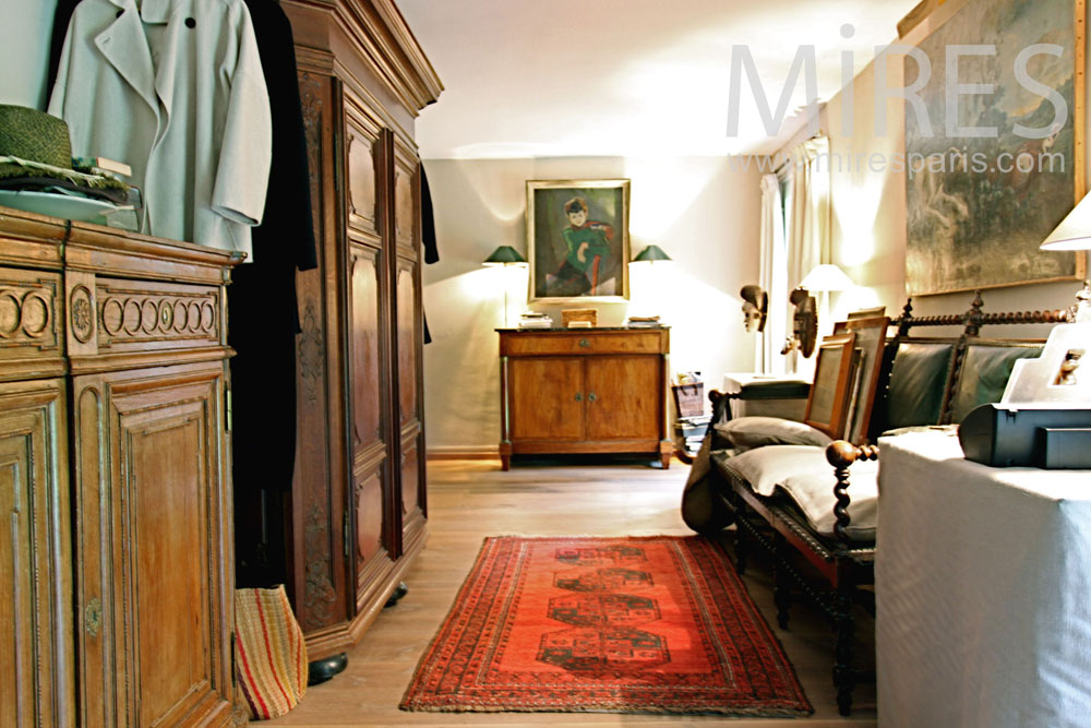 C1374 – Studious hallway