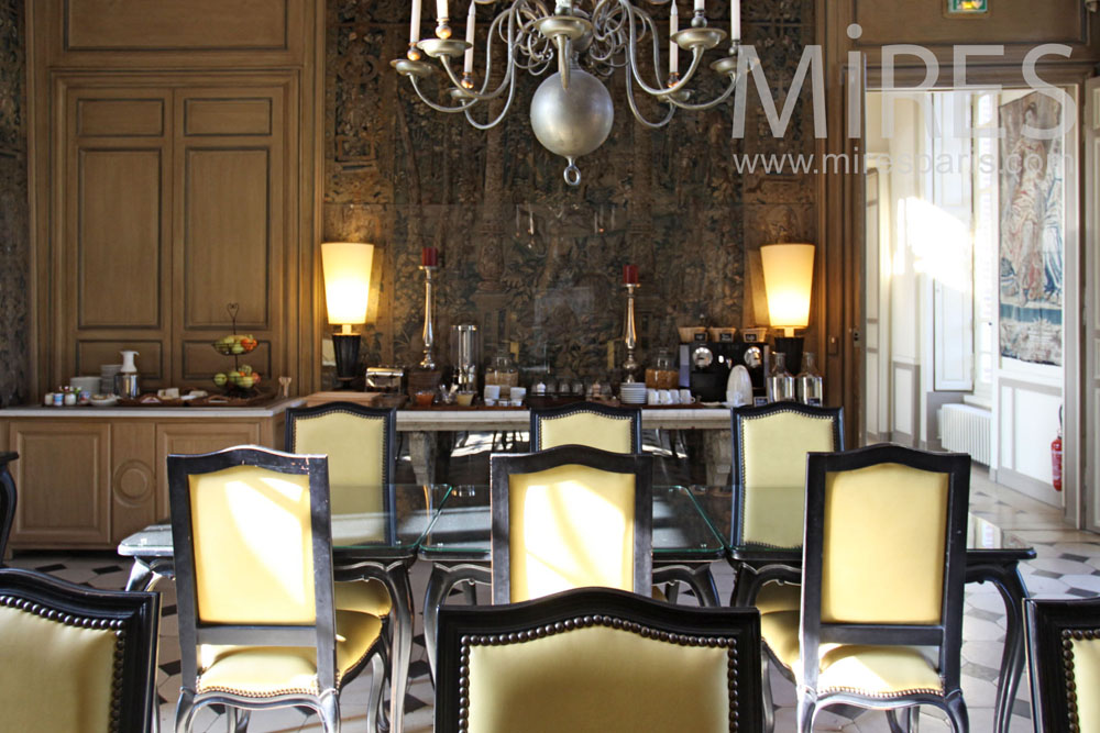 C1385 – Dining room