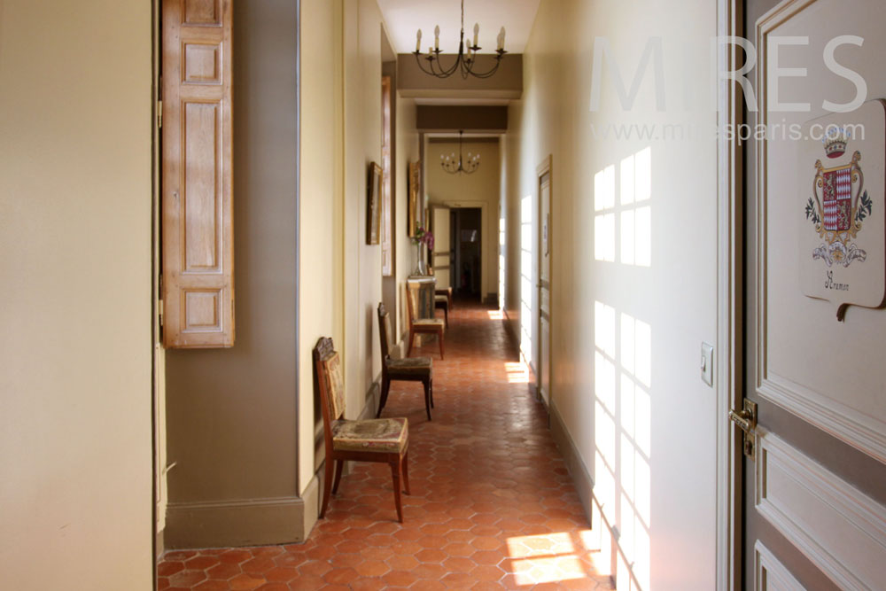 C1385 – Corridors