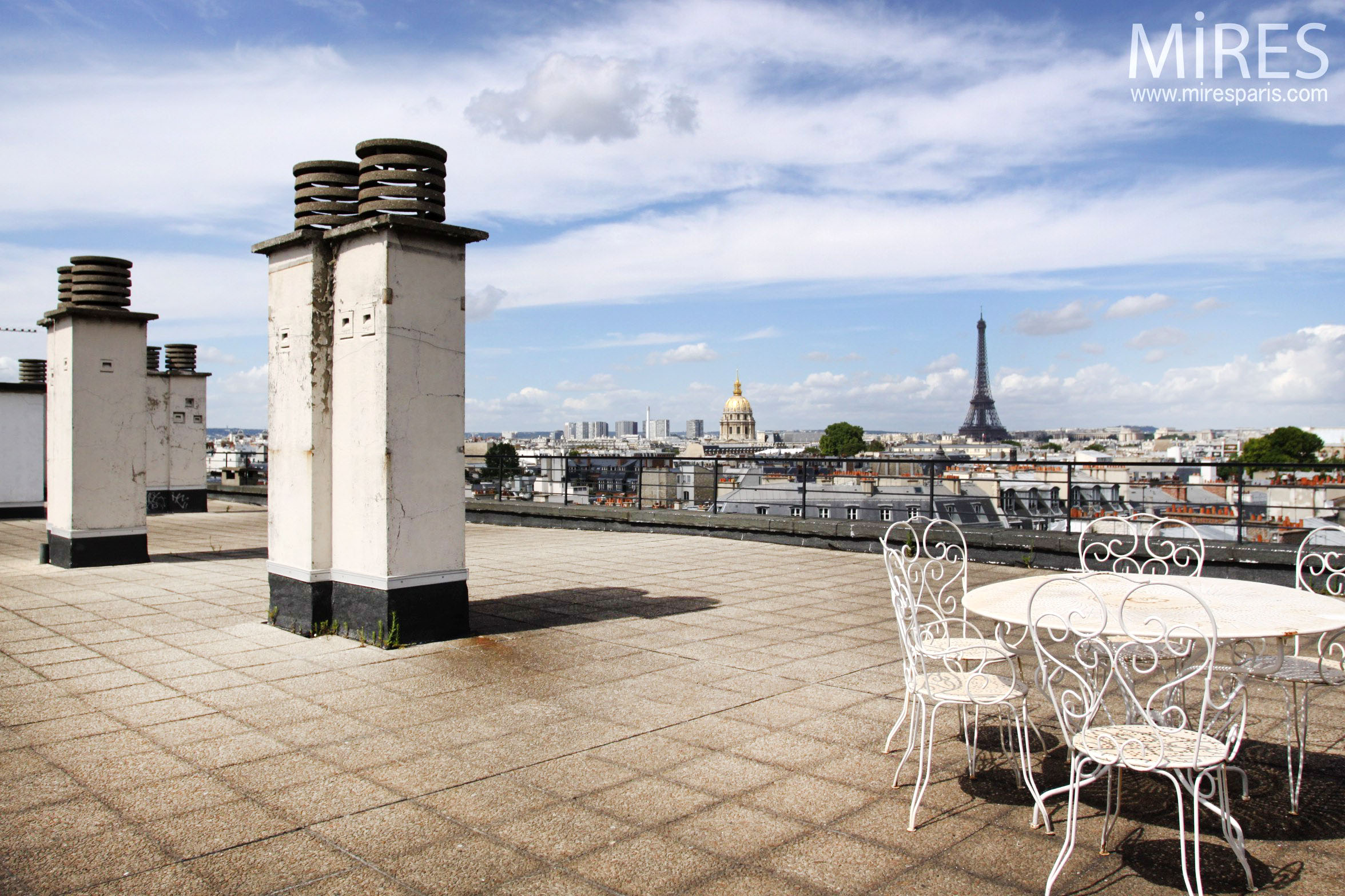 C0382 – Vaste terrasse avec vue