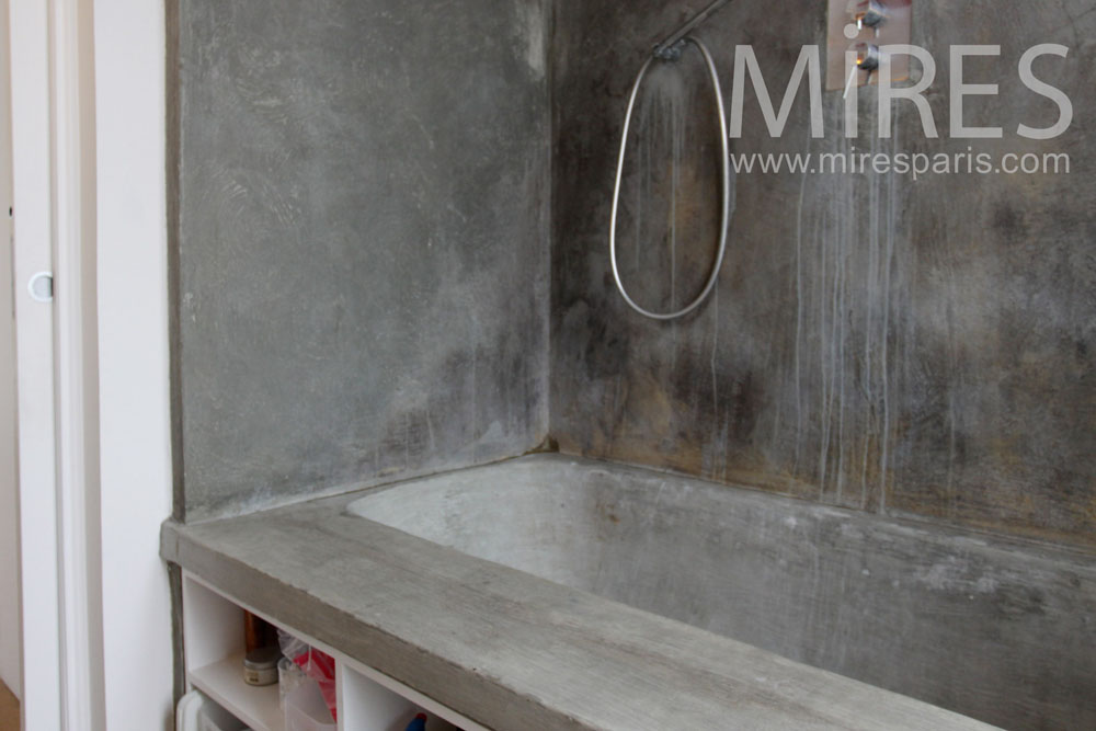 C1401 – Concret bathroom