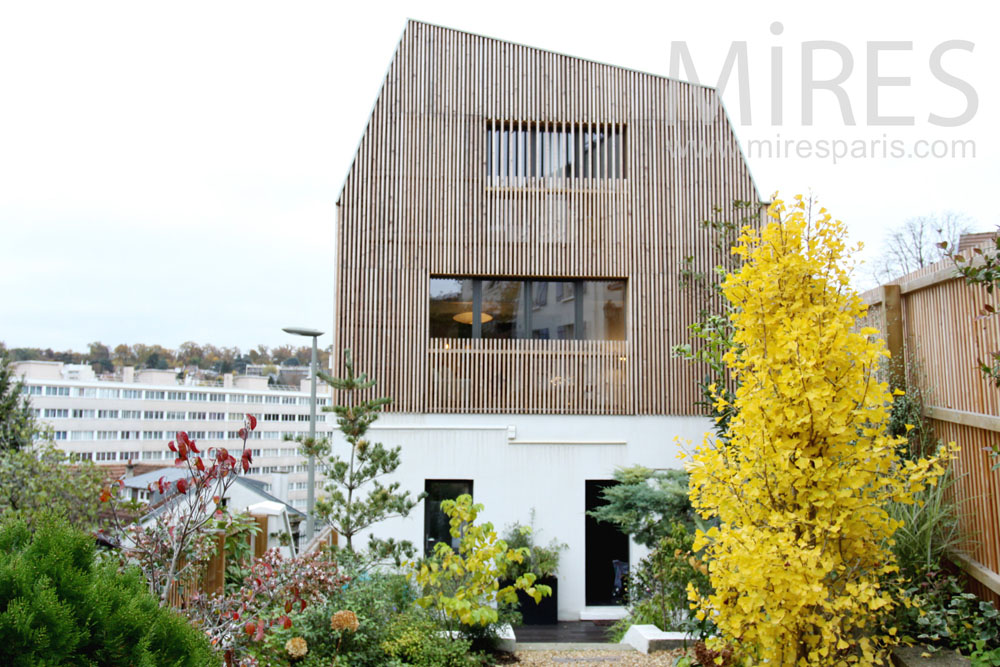 C1403 – Maison en vue avec point de vue