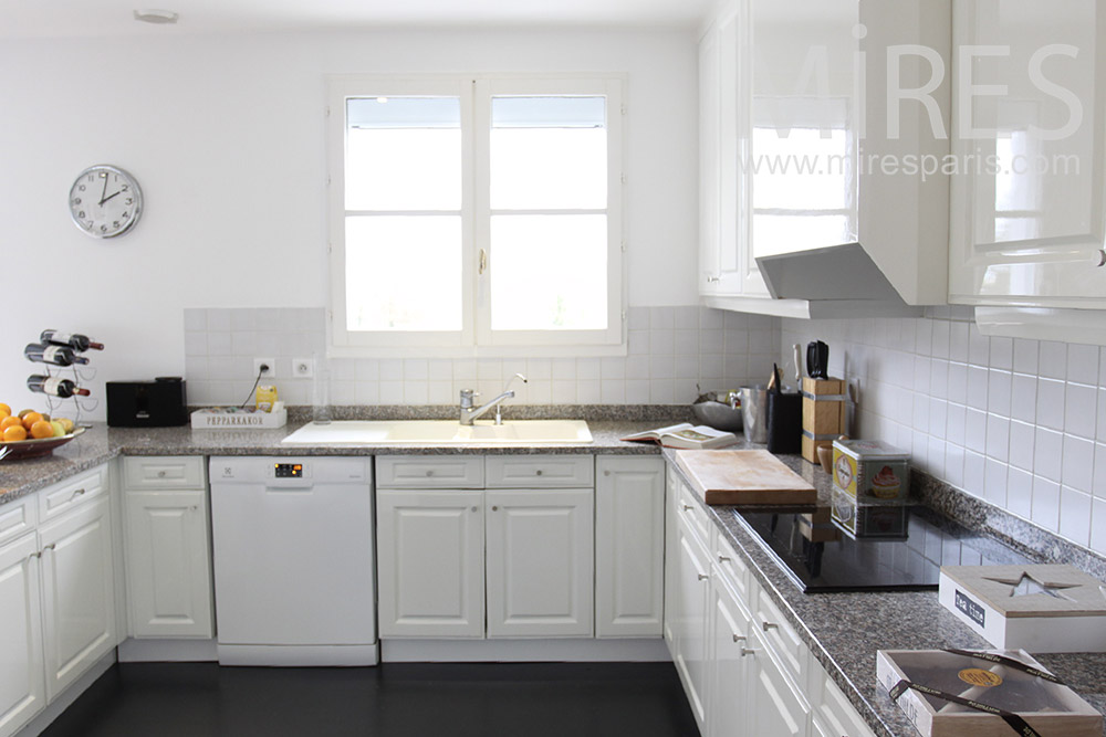 White kitchen. C1405