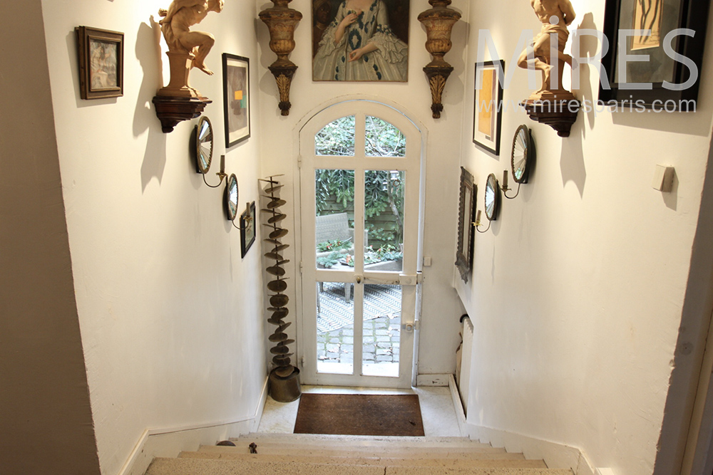 Climbing entrance. C1416