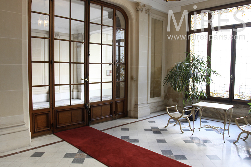 Red carpet and white marble. C1423