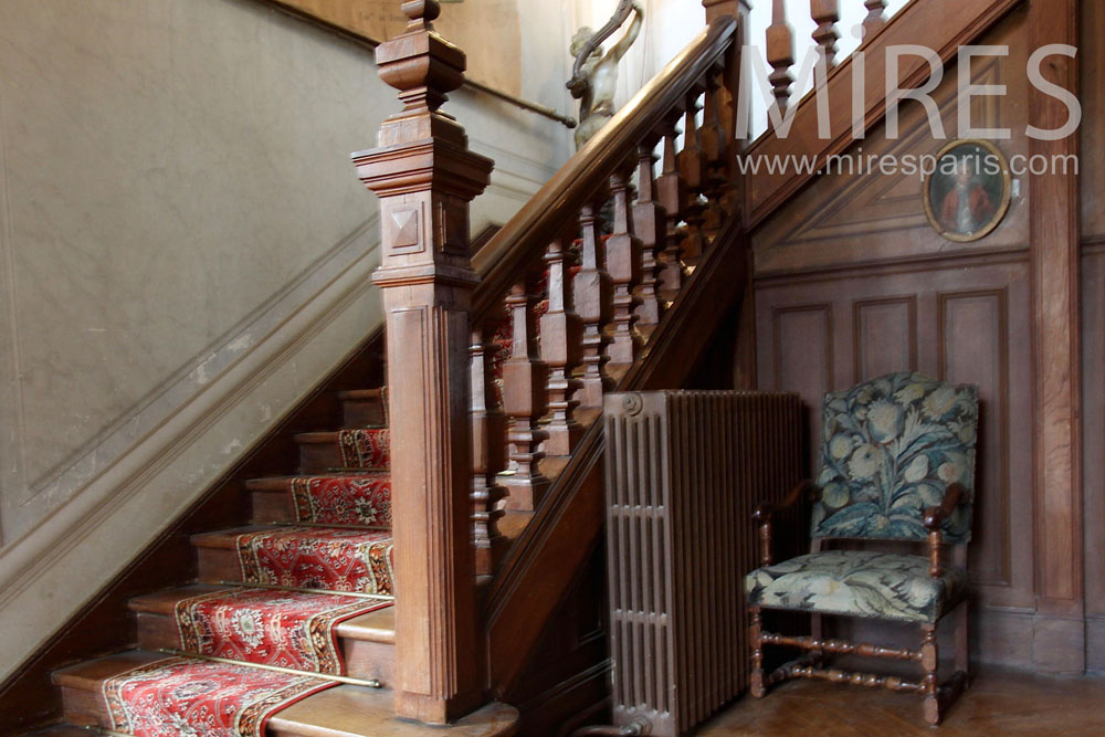 C1435 – Escalier en bois précieux