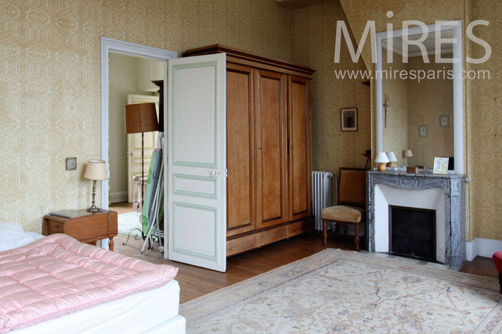 C1435 – Classical bedrooms