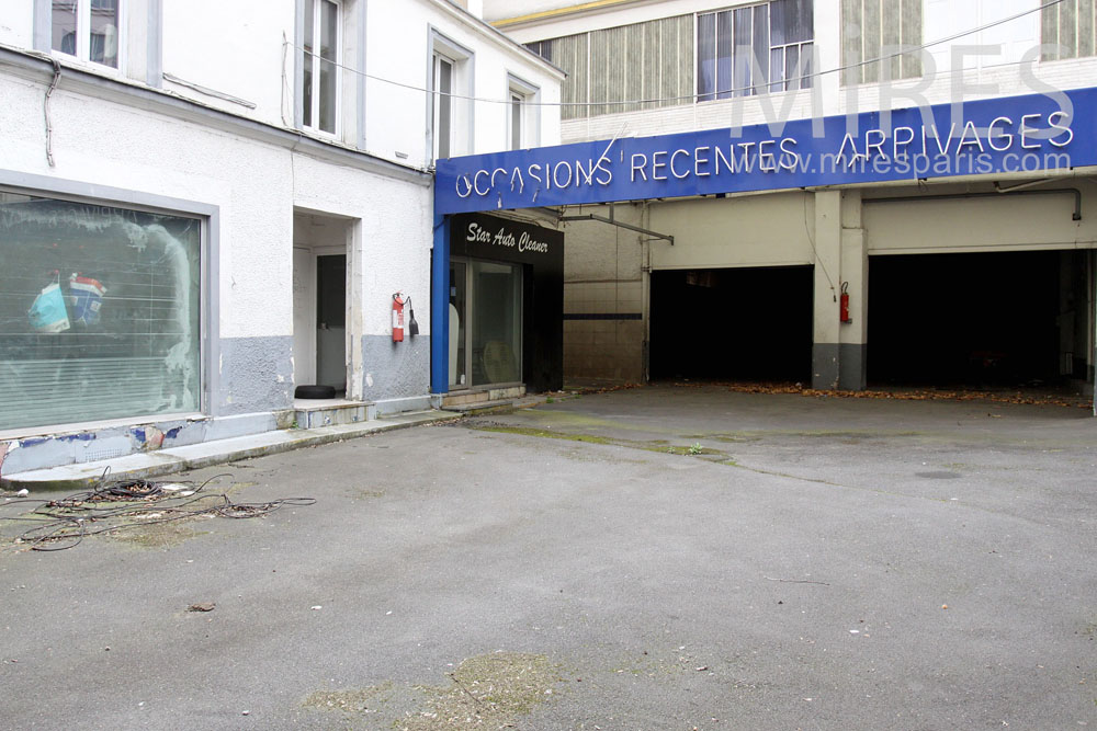 Garage courtyard. C1444