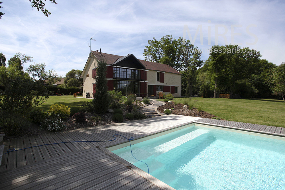 Maison loft avec piscine. C1463