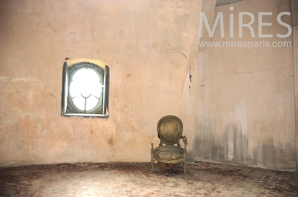 Empty room patina. c1467