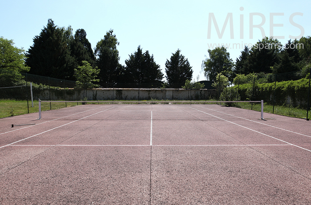 C1469 – Tennis au fond du parc