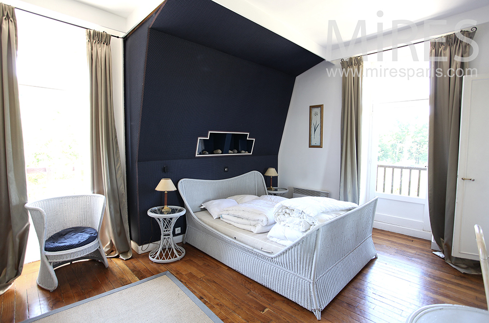 Deliciously retro room. c1469