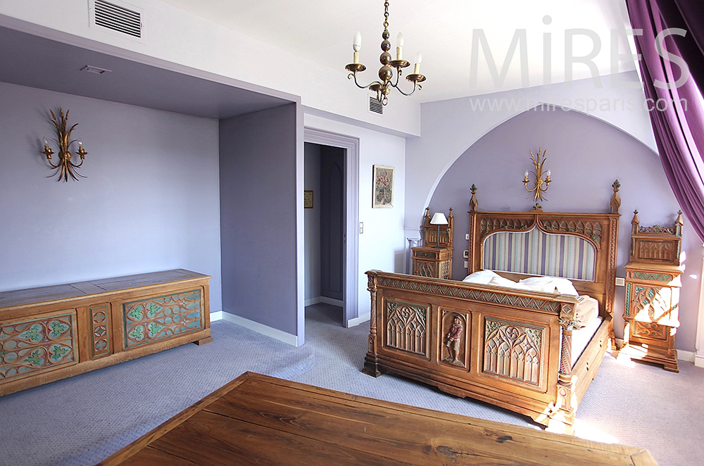 C1469 – Cardinal bedroom