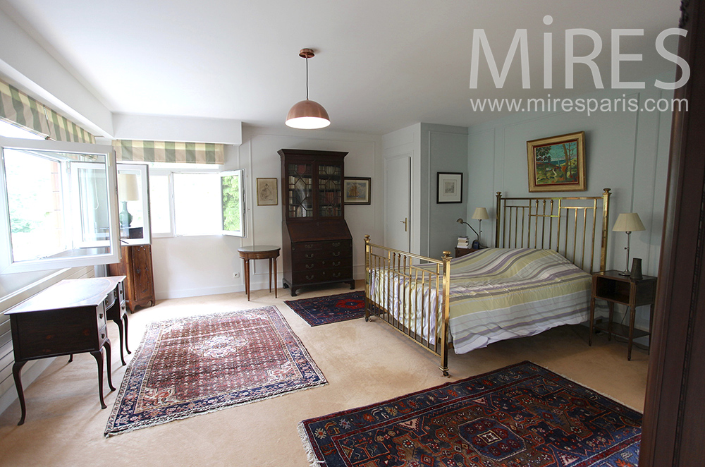 C1470 – Old-style bedroom
