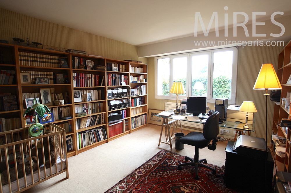 C1470 – The archives office
