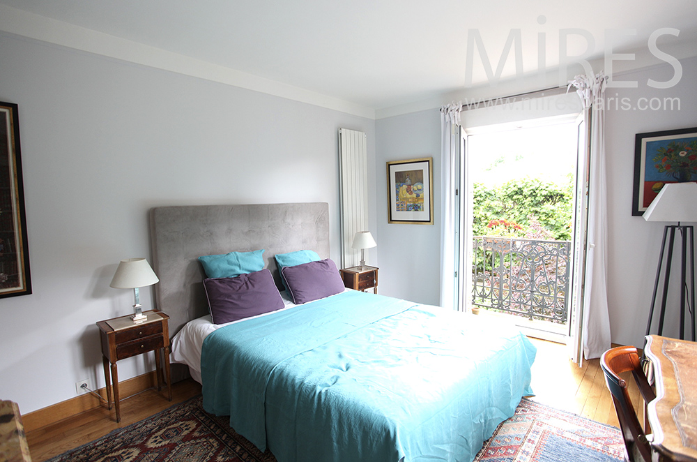 C1470 – Turquoise bedroom