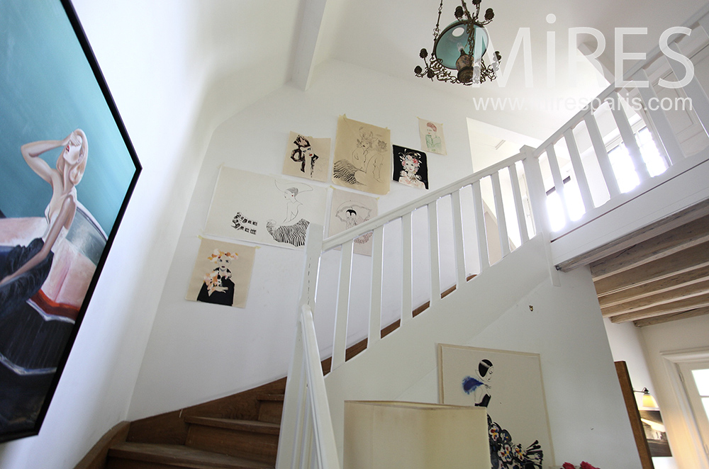 C1477 – Classic white staircase
