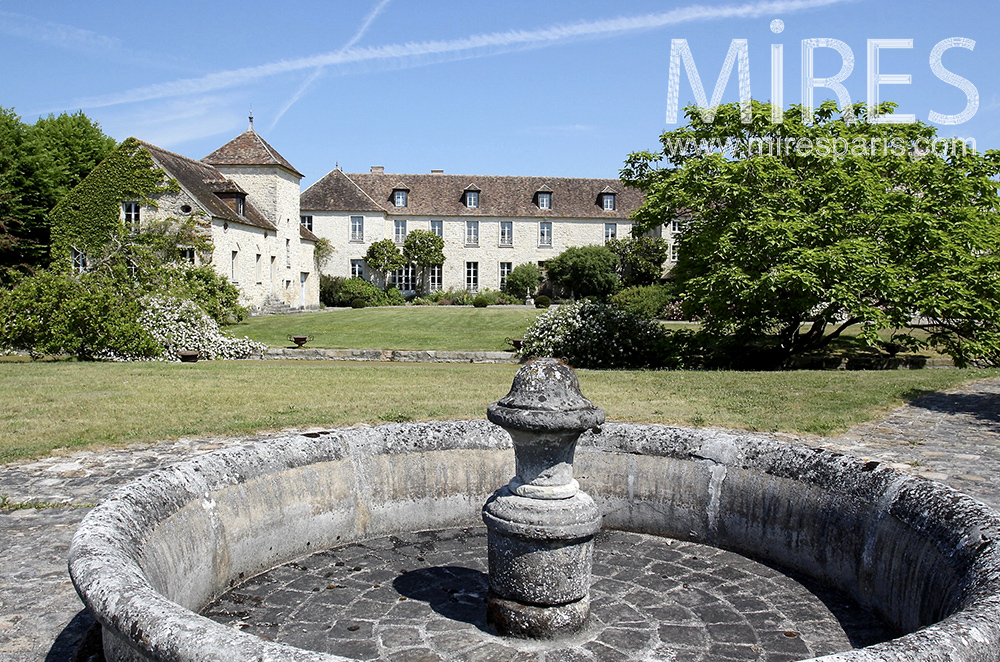 C1310 – Manor fountain