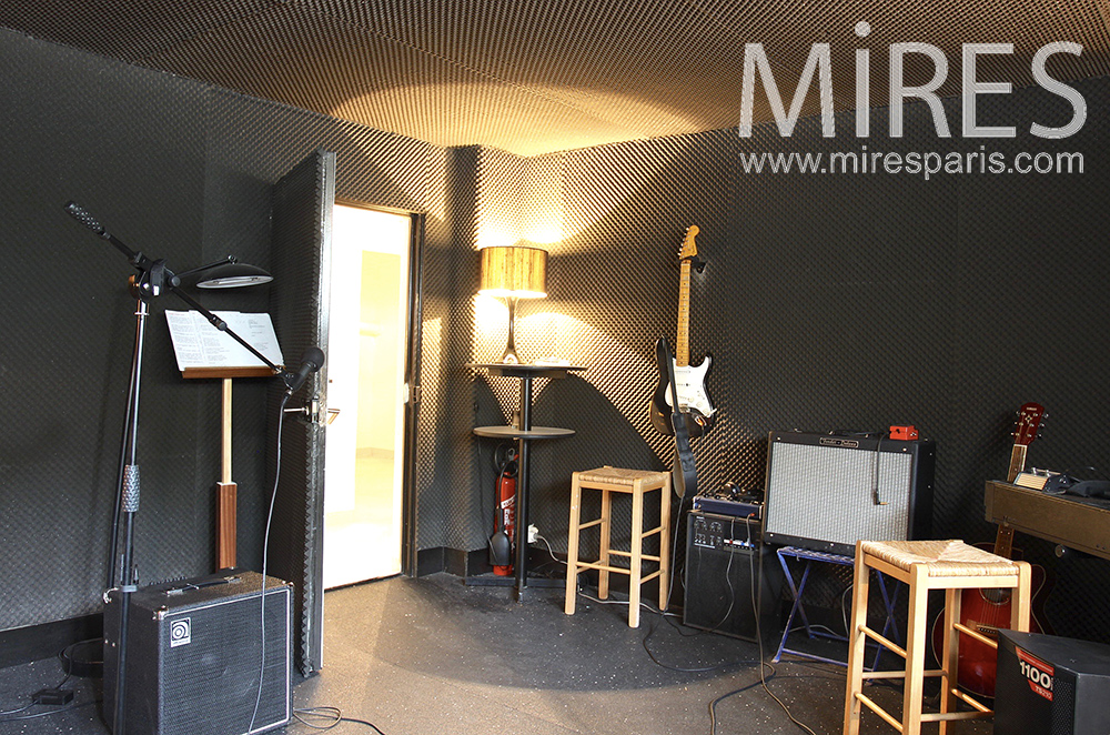 C1480 – Soundproofed music room