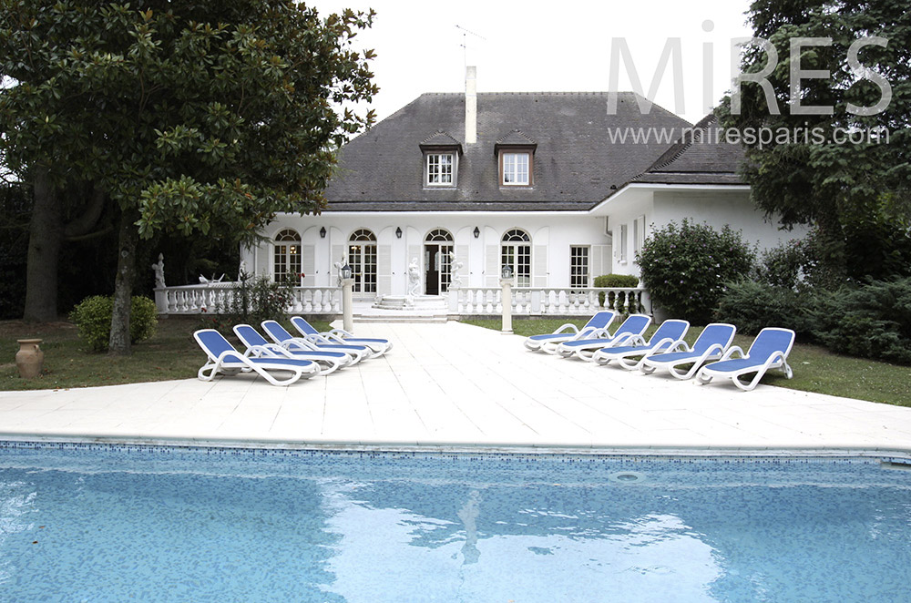 Maison Ile de France avec piscine. C1491