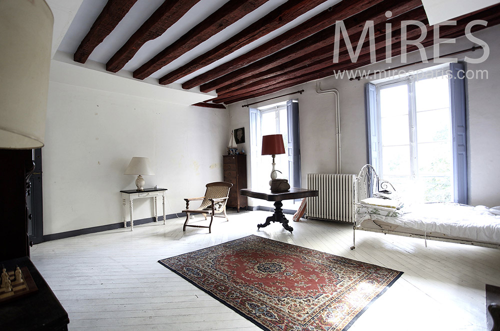 C0028 – Grande chambre blanche