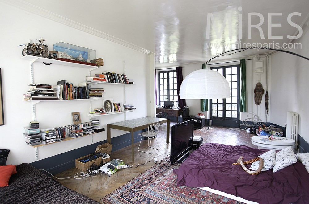 C0028 – Chambre avec télévision