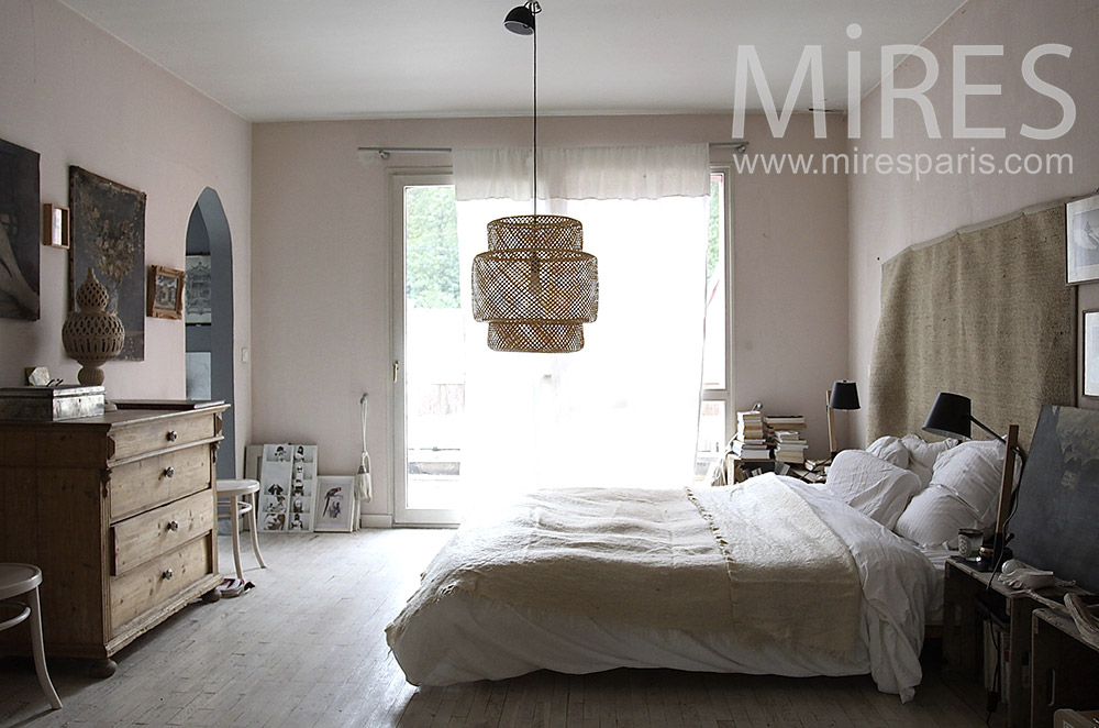 C0084 – Spacious room