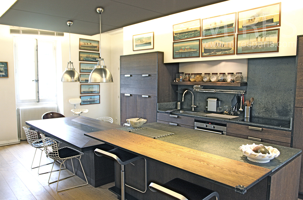 C1316 – Large central kitchen