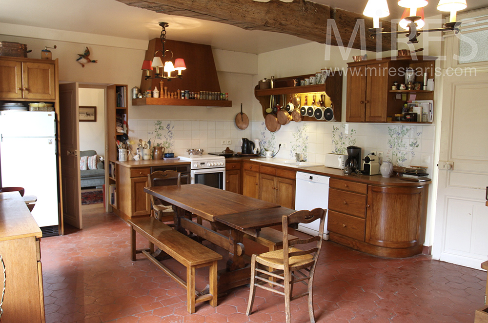 C1501 – Beautiful wooden kitchen