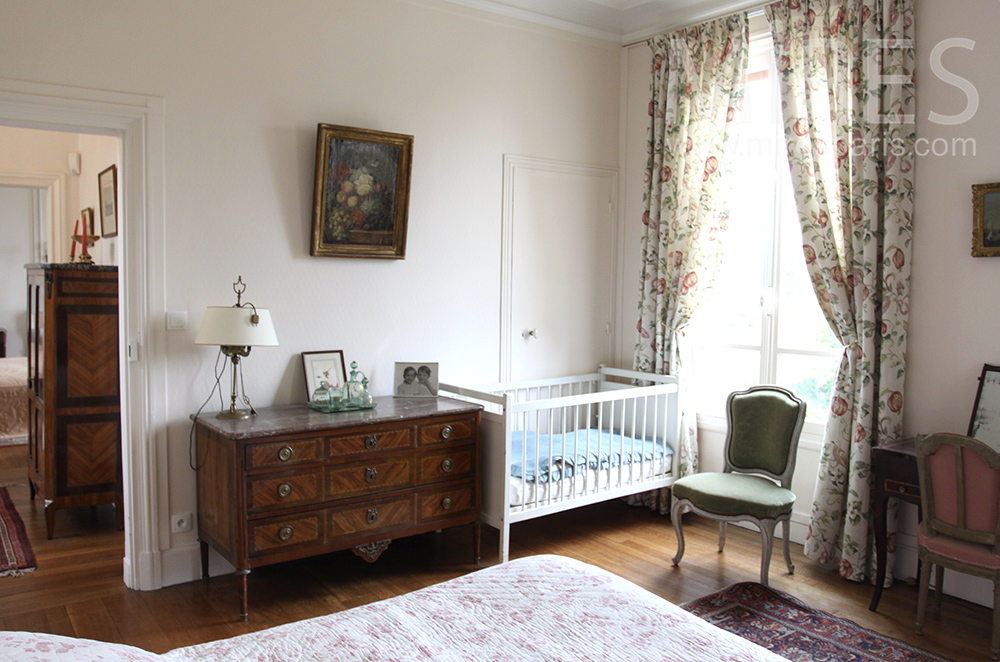  Chambre ancienne  avec lit b b  C1501 Mires Paris