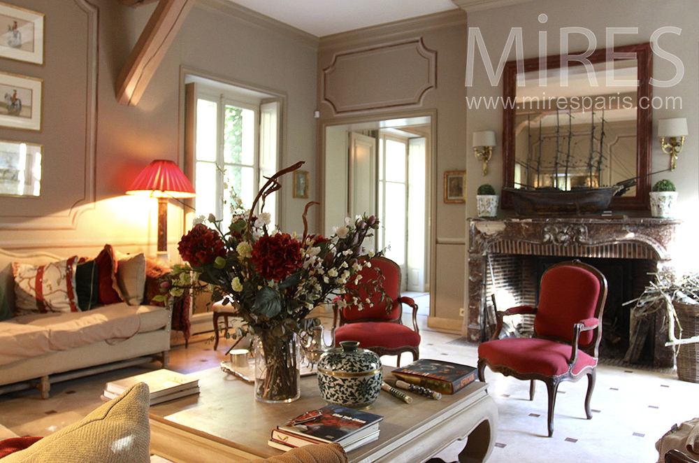 Traditional lounge. C1509