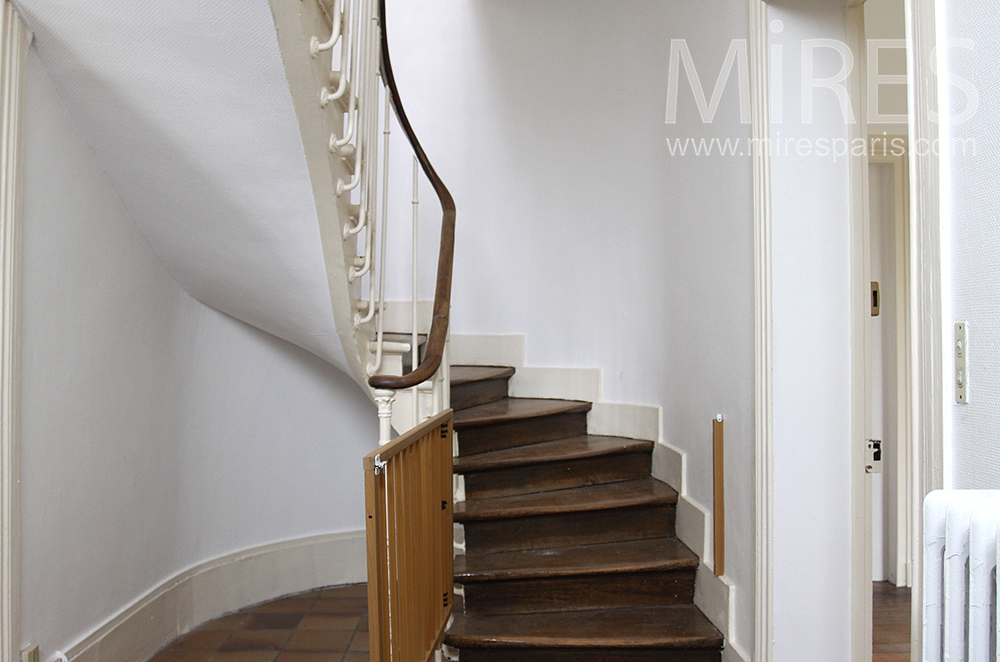 C1512 – Simple escalier classique