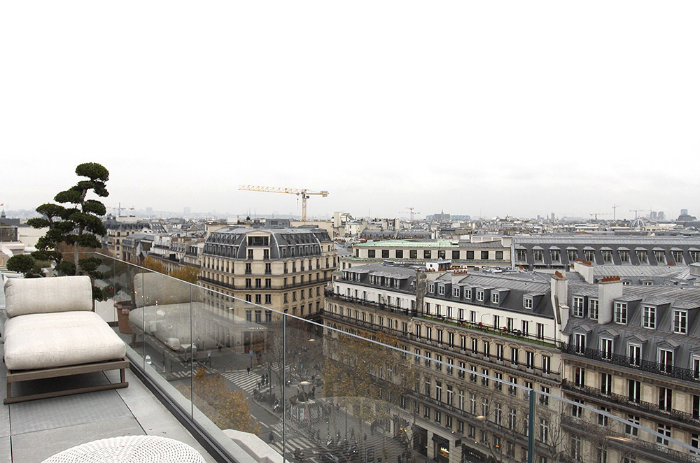 The infinity of the roofs of Paris. c1521