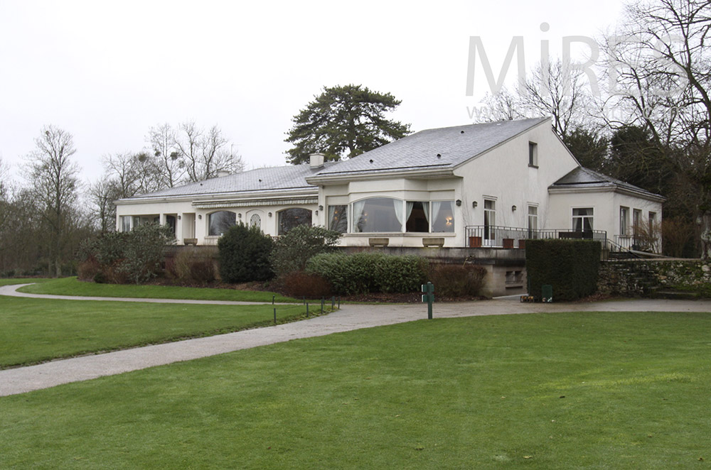 C1532 – Le club house du Golf