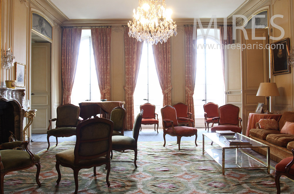 Reception room. C1533