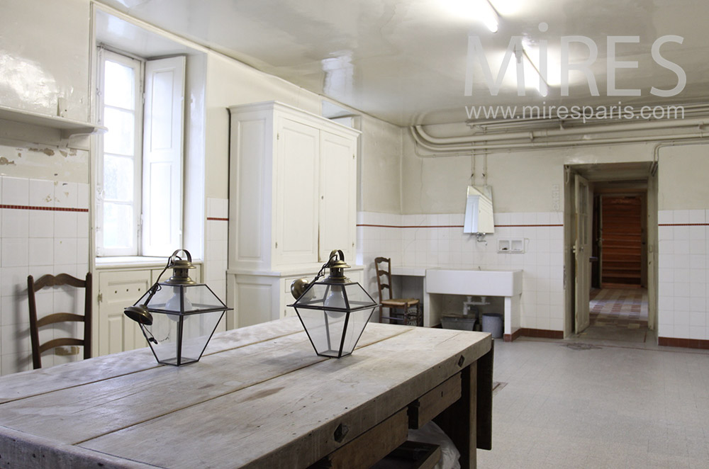 White country kitchen. C1533