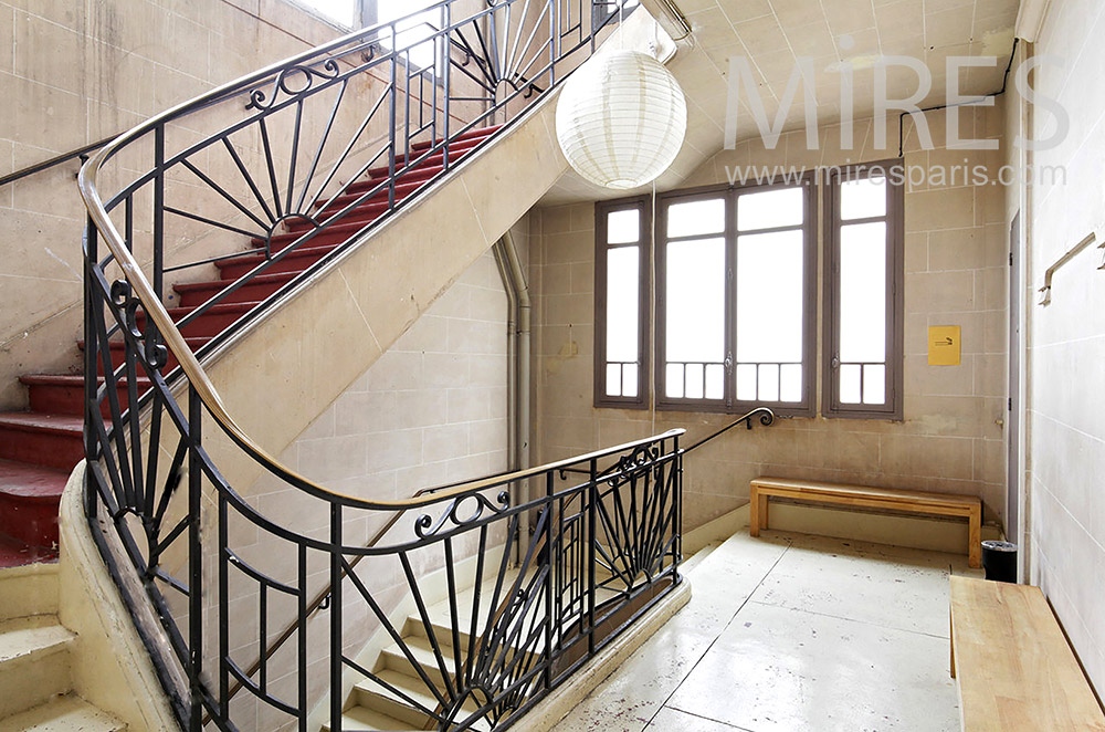 C1443 – Elegant staircase