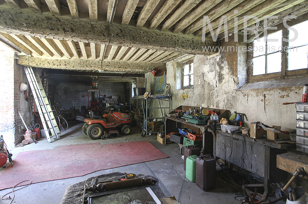 C1396 – Farm Garage