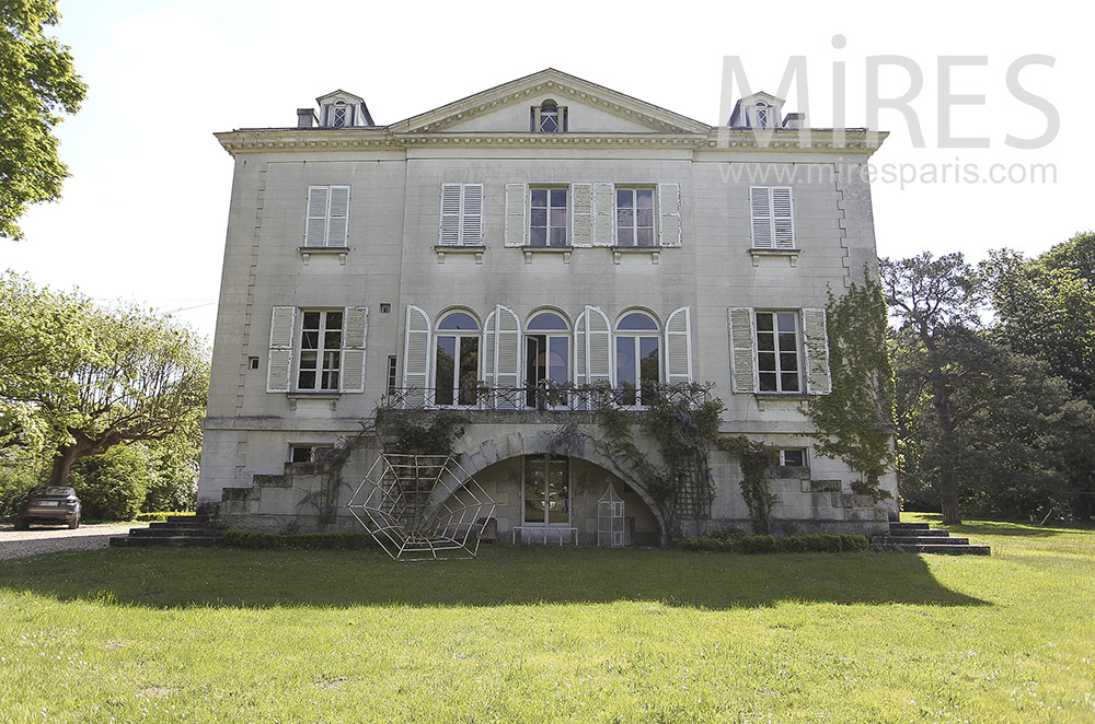 C1396 – Escalier de manoir côté jardin