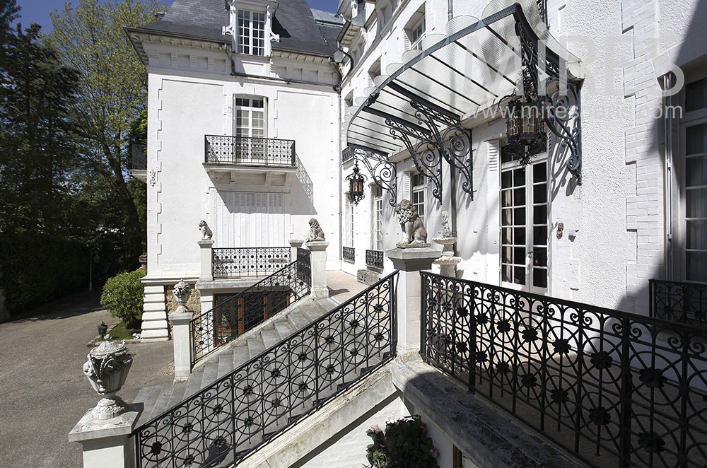 C1562 – Escalier des lions de pierre