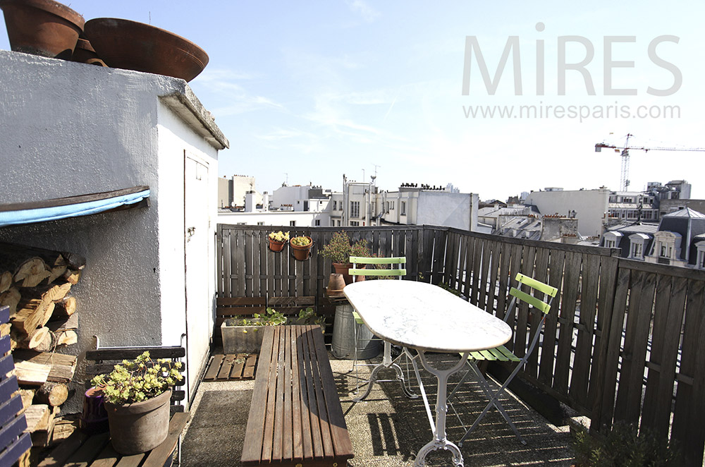 C0449 – Coin terrasse sur les toits