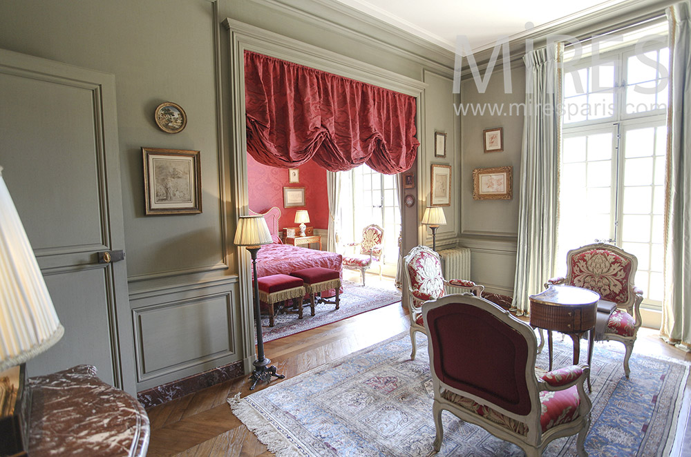 C1580 – Alcove room with lounge