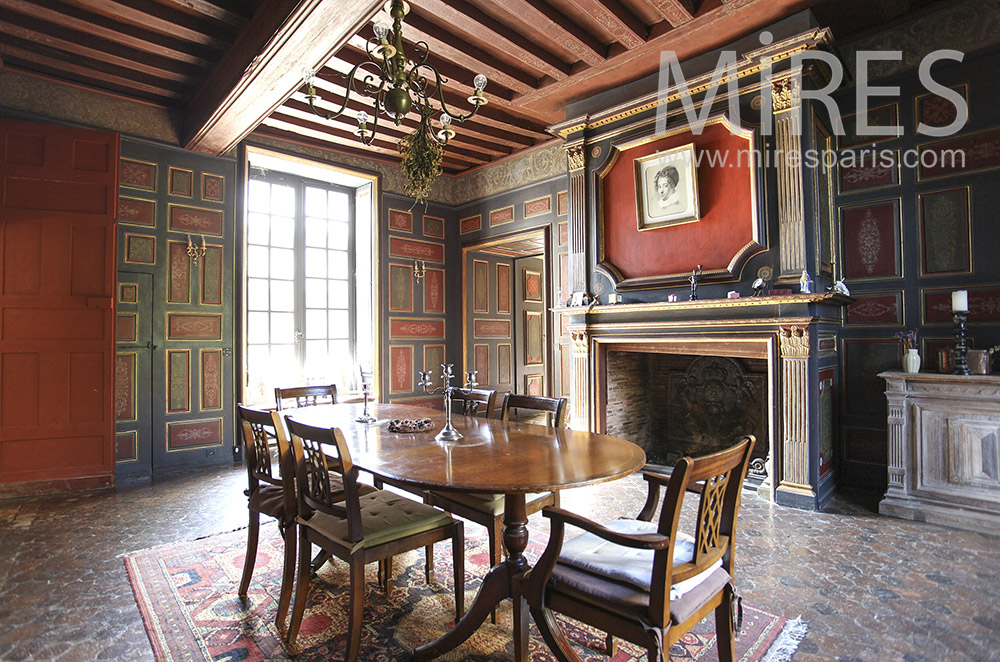 C1590 – Historic dinner with wood paneling