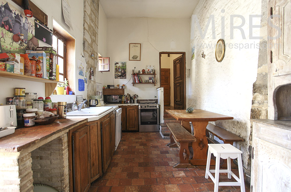 C1590 – Country kitchen