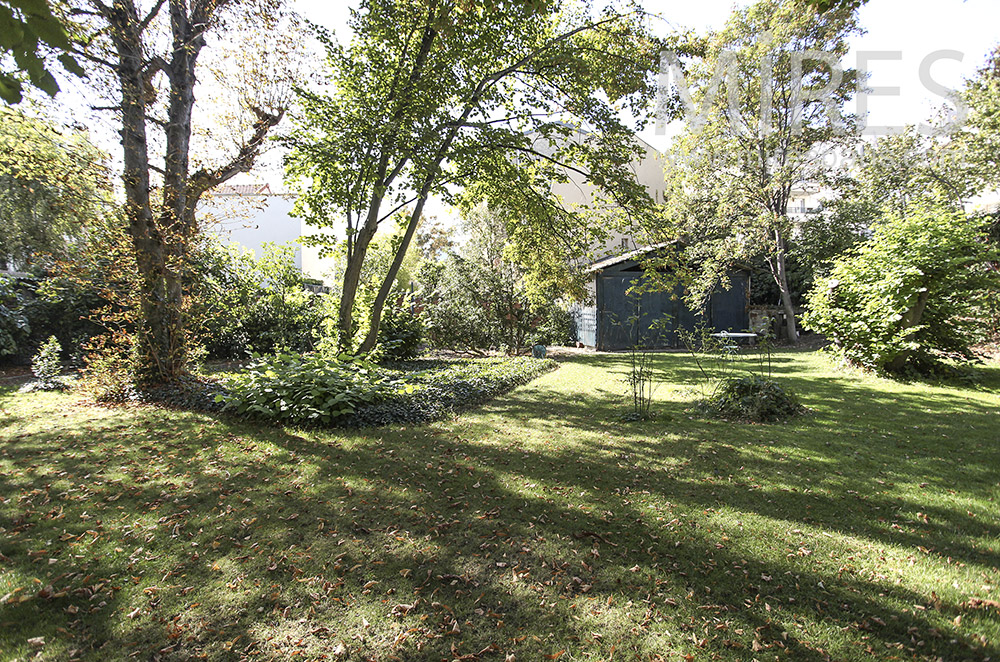 C0622 – Cabane et jardin