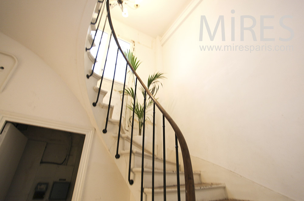 C1291 – Parisian white staircase