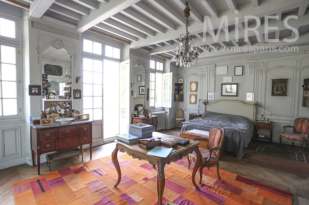 Beautiful old room with beams. c1597